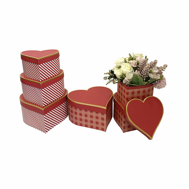 Heart-shaped Flower Bucket Three Pieces Set Flower Gift Box Flower Box Souvenir Box