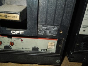 Disjoncteur PLC TK4VF36 600A 3P 600VAC avec micro-interrupteur Li Microversatrip, utilisé pour les produits sous garantie - Product Image 2