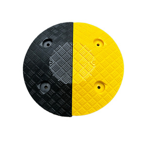 Ralentisseur de vitesse en PVC renforcé de métal Yuyue PP-235A, 25-45 mph, largeur 1-3 pouces, hauteur 50 mm, écologique, portable, compatible avec l'asphalte - Product Image 4