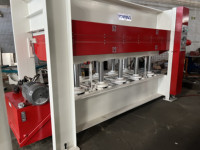 Machine de laminage à chaud hydraulique pour le travail du bois de 120 tonnes pour portes en bois contreplaqué HPL MDF