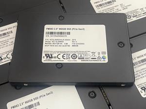 Disque SSD HORNG SHING utilisé MZQLB960HAJR-00003 PM983 U.2 960G SATA 6Gbps SSD - Product Image 2