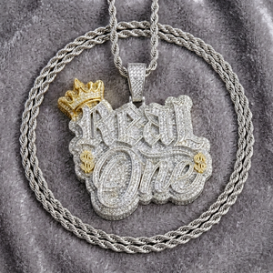 จี้ตัวอักษร Iced REAL ONE ประดับเพชร VVS มอยส์ซาไนต์ เงินแท้ S925 ชุบทอง สไตล์ฮิปฮอป สตรีทแวร์ พร้อมสร้อยคิวบาลิงค์ ปรับแต่งได้ - Product Image 4
