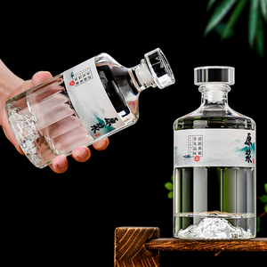 Bouteilles en verre personnalisées <span class=keywords><strong>de</strong></span> luxe 500 ml, 700 ml, 750 ml avec bouchon en liège pour le rhum, la vodka, le whisky, la tequila, le <span class=keywords><strong>gin</strong></span>, pour <span class=keywords><strong>l</strong></span>'emballage des spiritueux - Product Image 3