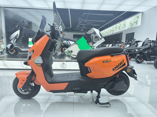 Electric Scooter Moto Electrica Scooter Motorcycle Retro Electric Scooter Elektrisches Fahrzeug Scooter Moto Lectrique