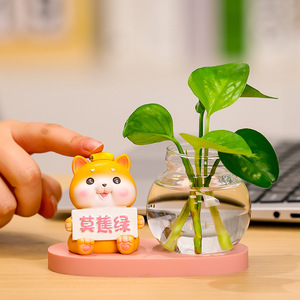 Figurine de cochon en résine pour décoration hydroponique, décoration de bureau avec vase à plantes, design contemporain, pièce unique - Product Image 3