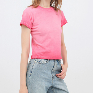 T-shirt <span class=keywords><strong>court</strong></span> vintage en coton 240 g/m² imprimé sur mesure pour <span class=keywords><strong>femme</strong></span>, <span class=keywords><strong>coupe</strong></span> ajustée, style délavé, tenue tendance pour fille, crop top - Product Image 2