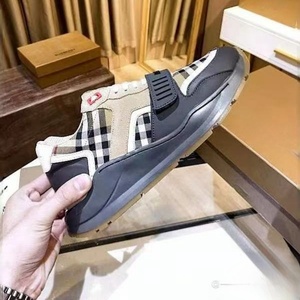 Nouvelles Baskets Plates de Luxe 2025 pour Hommes et Femmes – Design de Marque Tendance, Respirantes et Idéales pour la Marche et le Sport - Product Image 1