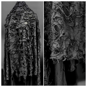 Tissu jersey texturé 3D en maille extensible noir irrégulier, effet vieilli et déchiré, pour robe de créateur avant-gardiste - Product Image 1