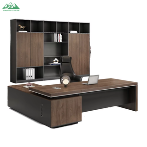 Scrivania Direzionale di Lusso Wayon dal Design Moderno con Set di Armadietti per Ufficio CEO e Manager - Product Image 1