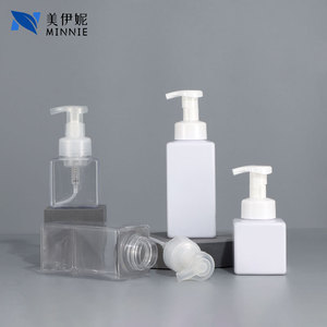 Botella cuadrada Minnie con dispensador de espuma de 250ml y 500ml para limpiador facial y desinfectante de manos - Product Image 1