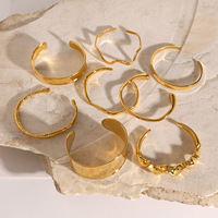 Pulsera avanzada de acero inoxidable de oro de 18 quilates Brazalete de patrón de martillo irregular de moda transfronterizo europeo americano