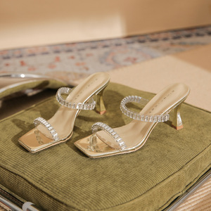 Mules de lujo con pedrería y punta abierta, tacones bajos de última moda para mujer - Product Image 2
