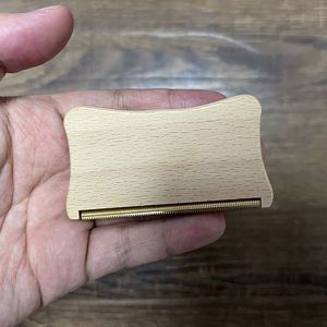 Removedor de Pelusas de Madera de Haya Natural, Rasuradora de Telas para Ropa y Suéteres - Product Image 4