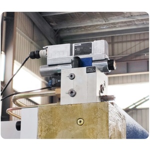 Letrero <span class=keywords><strong>de</strong></span> inducción eléctrico <span class=keywords><strong>de</strong></span> lámina <span class=keywords><strong>de</strong></span> metal, máquina <span class=keywords><strong>dobladora</strong></span> <span class=keywords><strong>de</strong></span> placa <span class=keywords><strong>de</strong></span> <span class=keywords><strong>cobre</strong></span> automática cnc universal - Product Image 4