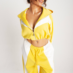Ensemble de survêtement personnalisé pour femmes : sweat à capuche court color block et pantalon large – Vêtements de créateur pour femmes en gros - Product Image 4