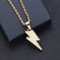 Pendentif Éclair en Laiton Plaqué Or/Argent CN204 Sertie de Zircons Cubiques avec Chaîne Corde, Collier Bijou Hip Hop Unisexe, Idéal Cadeau de Fête