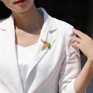 Liquidação: Broche de Planta em Liga com Strass, Esmalte e Cristal, Banhado a Ouro 18K, para Festa, Casamento, Casacos Femininos e Infantis - Product Image 5