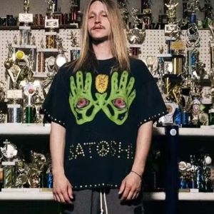 Camiseta de manga corta SATO de estilo urbano hip-hop, llamativa, con doble palma, vintage, desgastada y lavada, de marca de moda urbana. - Product Image 1