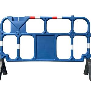 Barrière de sécurité mobile jaune en PEHD pour écoles, non-réfléchissante, protection IP65, rotation à 360 degrés, L1600*H1000mm, pour le trafic - Product Image 1