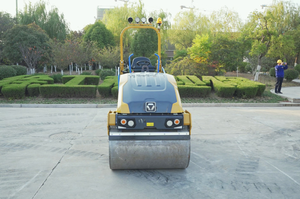 Rodillo Compactador Vibratorio Hidráulico de 4 Toneladas XD140VT para Trabajos en Carreteras - Product Image 3