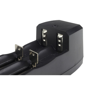 Cargador de Doble Ranura Romon para Baterías 18650 y 26650 con Indicador Luminoso - Product Image 4