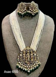 Conjunto de Collar Gargantilla de Latón Multicapa Hecho a Mano con Perlas Blancas y Piedras para Bodas, Compromisos, Aniversarios, Fiestas, Excelente Idea de Regalo - Product Image 3