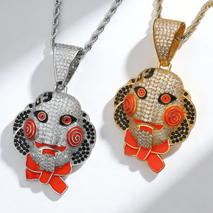 Collar con colgante de máscara de <span class=keywords><strong>muñeco</strong></span> de sierra con micro pavé de circonitas cúbicas, estilo hip-hop llamativo y robusto, para hombre y mujer - Product Image 1