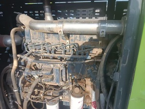 Grúa sobre orugas Zoomlion zcc850 85T 65000kg usada de 2021 con motor y caja de cambios a precio reducido en Dubái - Product Image 5