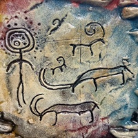 Figurine en argile artisanale de taille moyenne et ensemble d'aimants de réfrigérateur à motifs de pétroglyphes anciens - Décoration pour Navigateur du Désert, Guérison Mystique et Manifestation