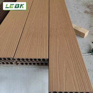 Échantillon gratuit Carreaux de terrasse modernes étanches 23MM en teck gaufré 3D durable et antidérapant WPC planches pour parc revêtement de <span class=keywords><strong>sol</strong></span> extérieur - Product Image 1