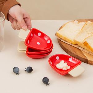 Plato de cerámica con forma de hongo de 10.5 cm, rojo con puntos blancos, para niños y adultos, para servir o mojar. - Product Image 2