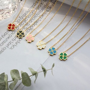 Collier pendentif trèfle à quatre feuilles porte-bonheur en acier inoxydable plaqué or 18 carats, mode personnalisée pour femmes - Product Image 2