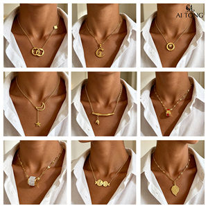 Collana irregolare in acciaio inossidabile con combinazione di stelle e luna di alta qualità con cuori Casual americani per la cerimonia di laurea - Product Image 1