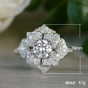 Anello con fiore scintillante per donna, elegante gioiello da dito alla moda - Product Image 3