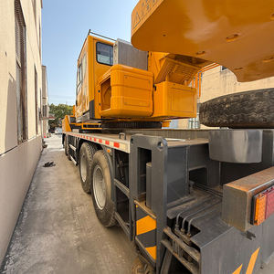 Grúa Todoterreno Usada de 50 Toneladas de Alta Calidad, Precio Competitivo, Entrega Rápida, Incluye Motor, Caja de Cambios, Bomba y PLC - Product Image 3