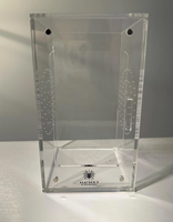 Enclos sur mesure moderne et haut en acrylique transparent pour araignée sauteuse, avec porte coulissante magnétique et ventilation micro-perforée