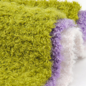 Fil bouclé fantaisie en polyester haute ténacité 2.6/4.5 NM pour tricot et crochet de pulls et chaussettes, vente en gros, en stock, textile OEM - Product Image 4