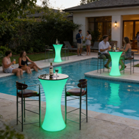 Table de cocktail illuminée imperméable pour événements extérieurs avec éclairage LED à 16 couleurs changeantes sur les tables et les chaises