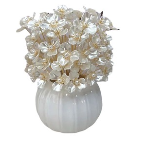 Fleur de Magnolia Artificielle Bleue avec Centre Perlé en ABS, Faite à la Main, Décoration de Mariage, Perles Dispersées, Style Moderne - Product Image 5