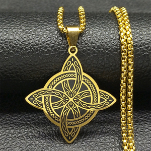 Collar con Colgante de Nudo Celta Clásico Chapado en Oro de 18K con Cadena de Acero de Titanio para Mujer - Regalo de Aniversario - Product Image 4