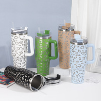 Gobelets léopard holographiques 40oz Gravure laser Tasses holographiques Tasses à café léopard en gros en vrac avec poignée et paille