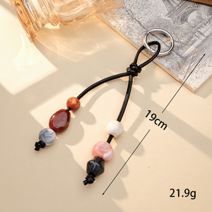 Colgante <span class=keywords><strong>de</strong></span> Bolso Vintage con Cuentas Acrílicas, Llavero Decorativo <span class=keywords><strong>de</strong></span> Cuero PU con Cuerda Trenzada, Accesorios para Llavero <span class=keywords><strong>de</strong></span> Bolso - Product Image 1