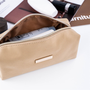 ISO BSCI Factory's Large Capacity Lightweight Portable Waterproof Zipper Fashion Travel Leather Cosmetic <b>Bag</b> Brown Long Storage - Product Image 6