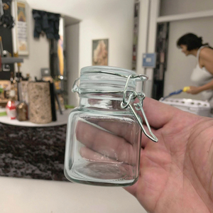 BZY - <span class=keywords><strong>Precio</strong></span> más económico - Mini frasco <span class=keywords><strong>de</strong></span> vidrio cuadrado hermético <span class=keywords><strong>de</strong></span> 100 ml con tapa <span class=keywords><strong>de</strong></span> clip giratoria y serigrafía para almacenamiento <span class=keywords><strong>de</strong></span> alimentos, Jiangsu - Product Image 1