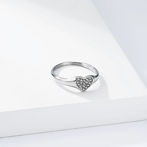Anillo de titanio con diamantes en forma de corazón, joyería de moda única y transfronteriza para mujer, diseño simple en forma de corazón, c - Product Image 4