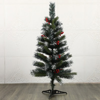 Sapin de Noël artificiel réaliste en PVC de haute qualité avec décorations de cône de pin et baies rouges pour salon et fêtes