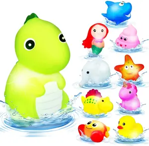 Menyala mainan bak mandi bayi mainan mengambang, warna berkedip karet bebek dinosaurus hiu untuk balita