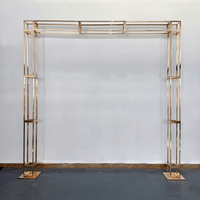 Arche de mariage carrée de luxe en métal doré français, ensemble de supports de toile de fond réglables à double colonne, cadre d'arche en fer pour décoration d'événements