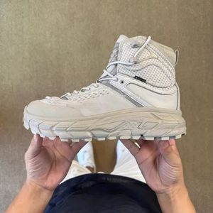 <span class=keywords><strong>Zapatillas</strong></span> de running de diseño para hombre, estilo botas de senderismo, impermeables Gore-Tex Ultra Tor Hi, de cuero de corte alto, para caminar al aire libre. - Product Image 3