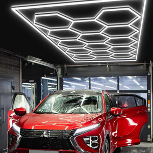 Iluminación de garaje hexagonal LED de bajo consumo: Diseño de colmena para talleres de automóviles, salas de equipos automotrices y espacios industriales - Product Image 4